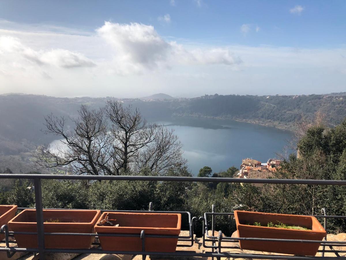 Isola Sul Lago 네미 외부 사진